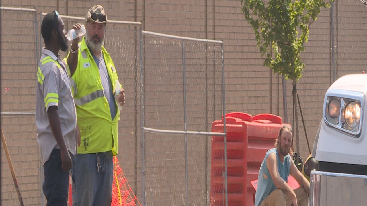 Construction workers in Pitt County persist despite heat