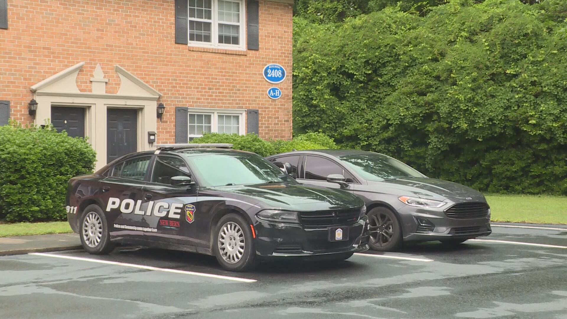 New Bern residents concerned after body found in woods