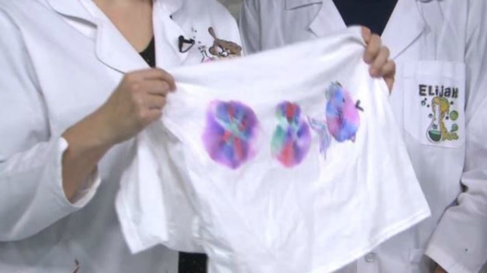 Need spring break ideas for the kids? Check out these science experiments