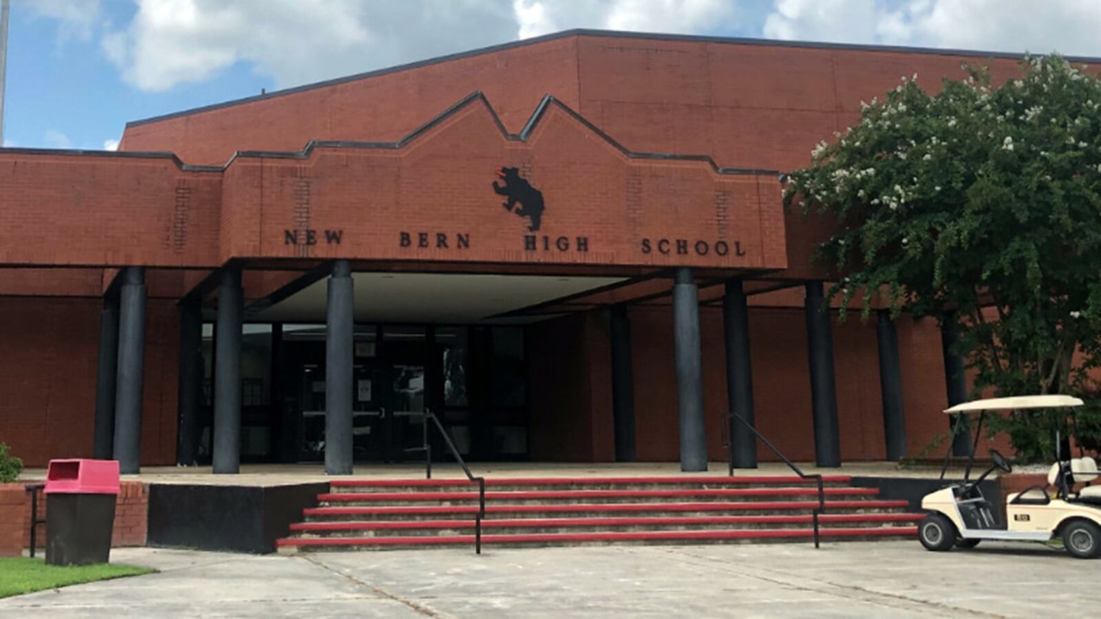 Deputies called to New Bern High School to help break up student fight