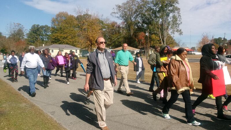 Walk Community Class Community walks together to encourage change