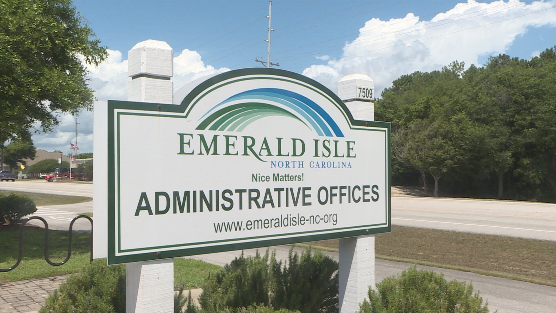 Paid beach parking set to begin in Emerald Isle