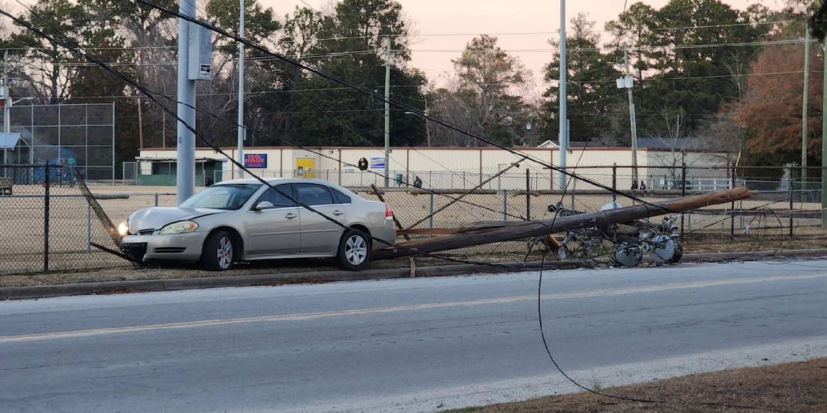 Power Hit Light Car hits light pole in Washington causing limited power outage